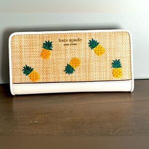 Kate Spade pineapple wallet 🍍